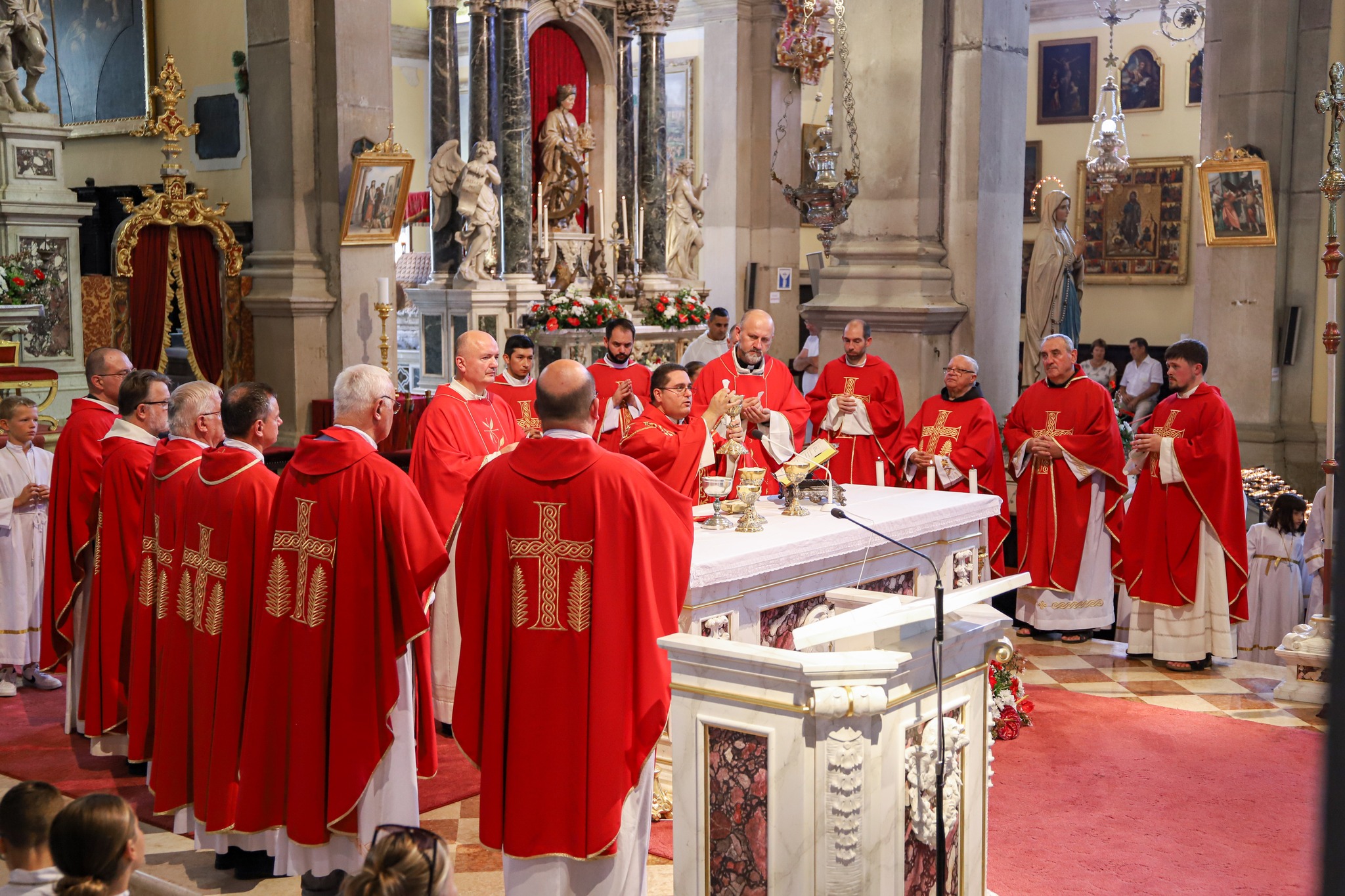 Sveta misa u crkvi sv. Eufemije, Rovinj